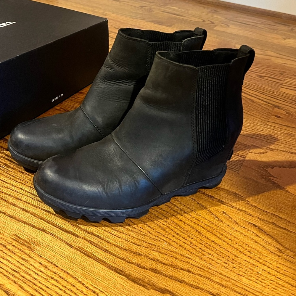 SOREL Women’s Black Chelsea Ankle Boots